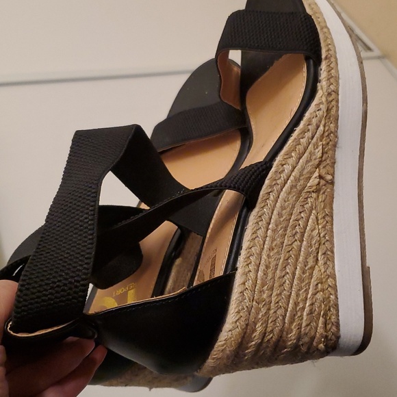 Sandals - Picture 3 of 7